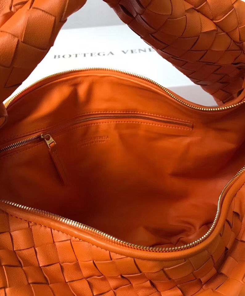 Bottega Veneta Rounded Hobo Bag In Intrecciato Nappa Orange